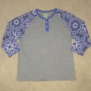 American Eagle Athletic Fit Baseball Shirt Paisley
